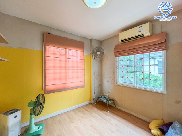 *****บ้านเดี่ยวมือสองย่านนนทบุรี ม.ชลลดา วัดลาดปลาดุก คุณภาพระดับ L&H เนื้อที่มากถึง 52.5 ตร.ว. ฟังก์ชัน 3 ห้องนอน 2 ห้องน้ำ 2 ที่จอดรถ แถมฟรี! 3 เครื่องปรับอากาศ และ 2 เครื่องทำน้ำอุ่น บนทำเลแห่งการเดินทาง ใกล้รถไฟฟ้าสายสีม่วง "สถานีคลองบางไผ่" และทางด่วน "กาญจนาภิเษก"